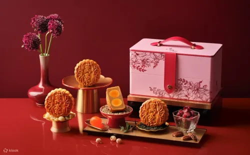 Singapore Marriott Tang Plaza Hotel Mid-Autumn Mooncakes