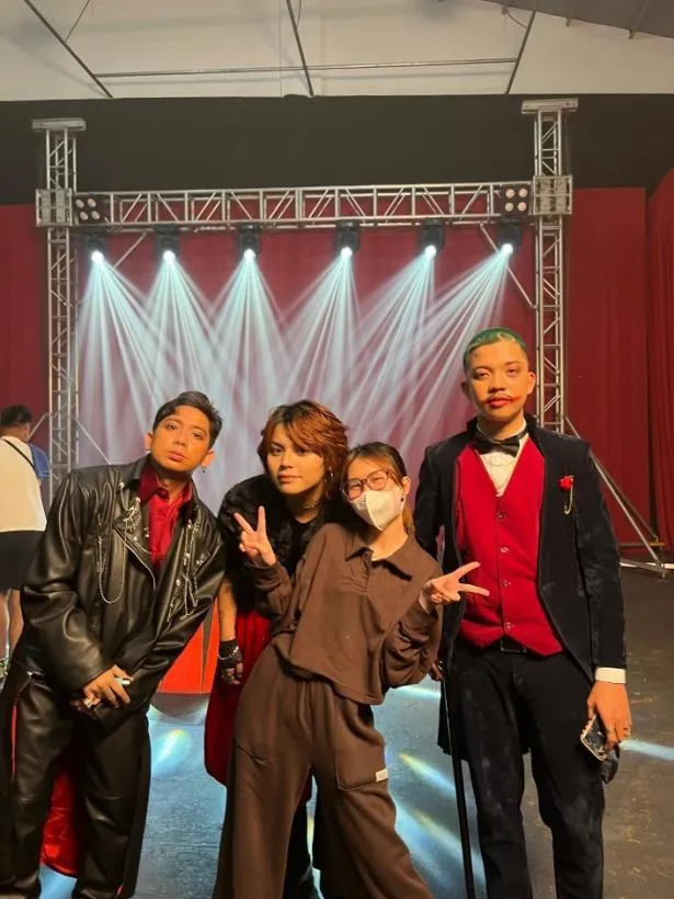 With JRoa Blaster Silonga and Yuridope on the set of their music video shoot "Maitim na Mahika"