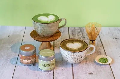 Matchali x Farmhouse Matcha and Hojicha Lattes
