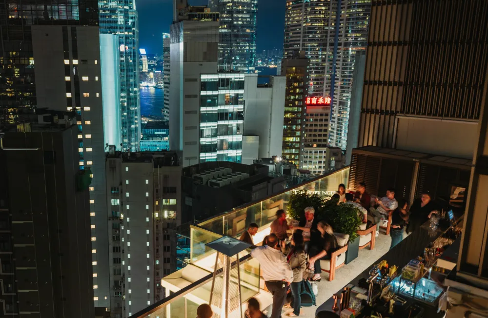 rooftop bar in central hong kong