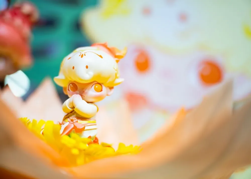 A closer look into the limited edition DIMOO figurine