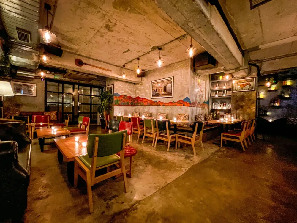 1 COA Hong Kong interior