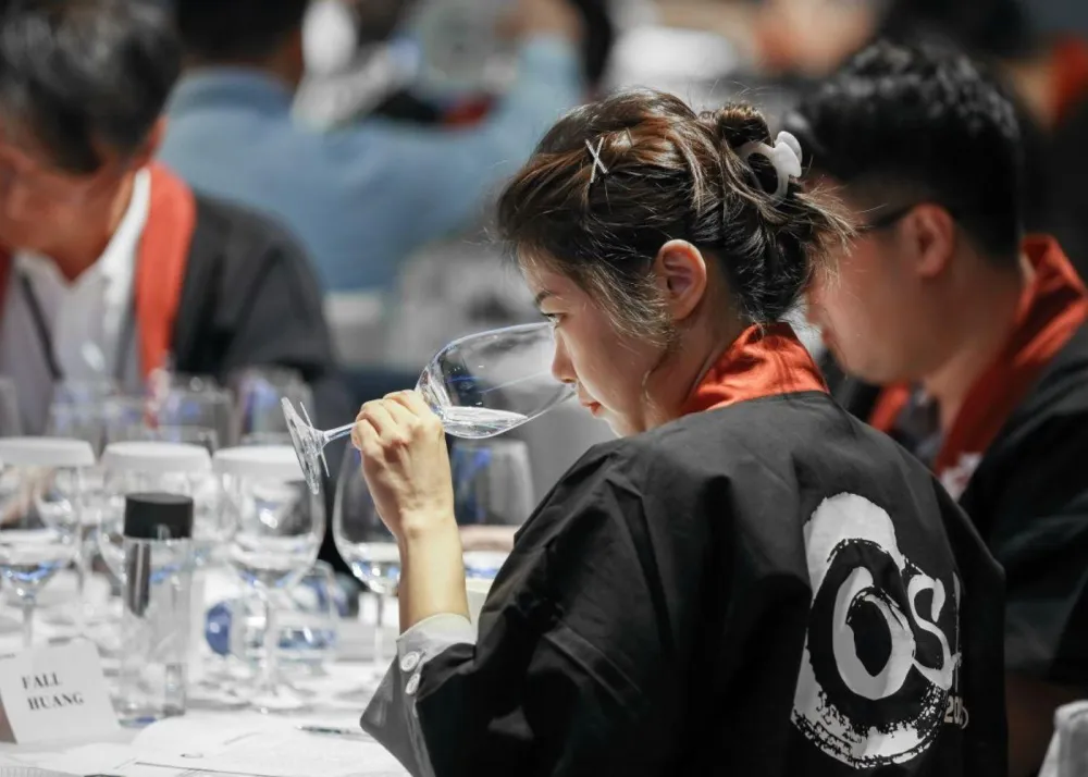 Guest Sampling Sake at hong kong Sake festival 2025