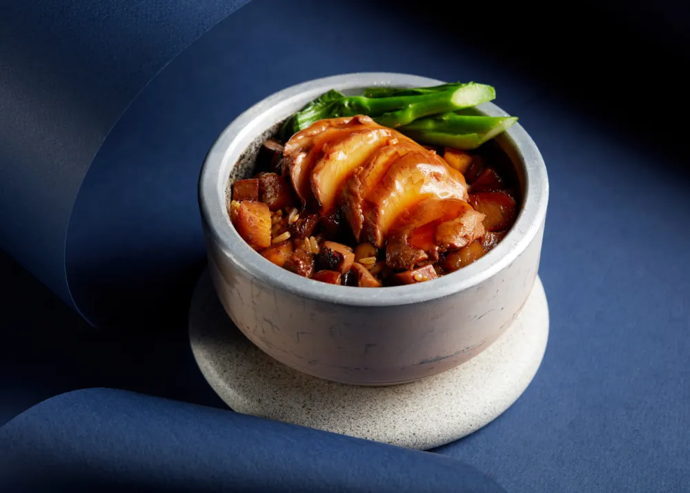 A bowl of abalone and sea cucumber