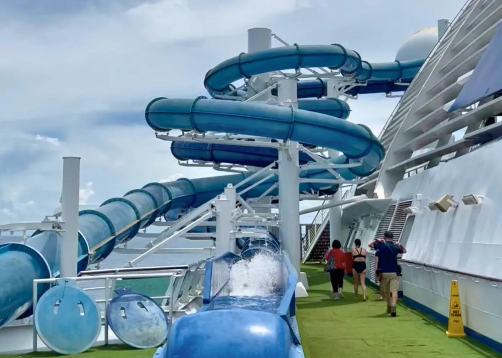 StarCruises’ “Star Voyager” water slides