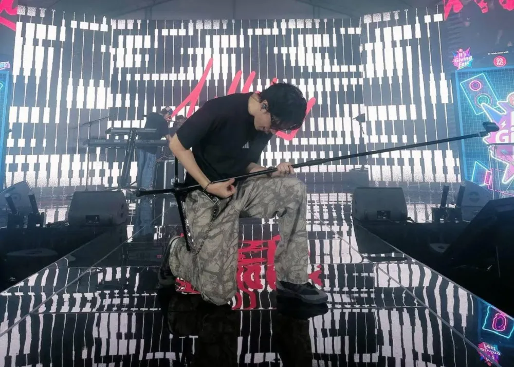 Lullaboy at one of his shows' rehearsal
