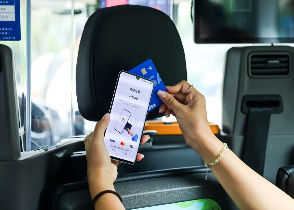 Visa payment experience on a Shanghai Dazhong taxi