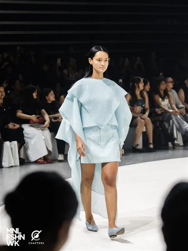 Model in blue