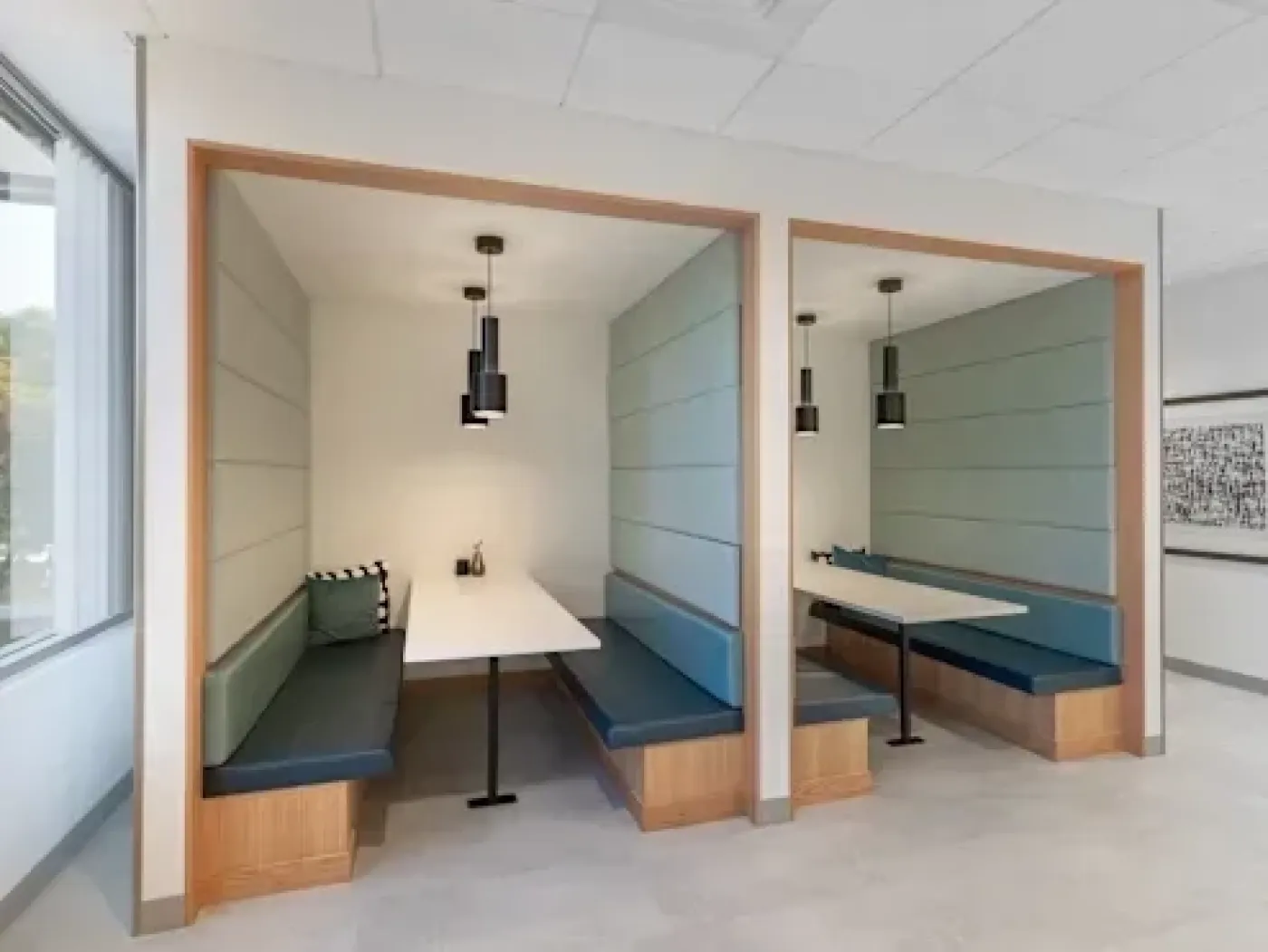 Regus Sunroad Corporate Centre 324 San Diego USA Booths