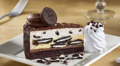 Cheesecake Factory Cookies and Cream Cheesecake