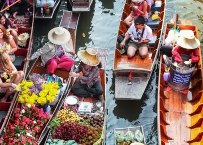 Damnoen Saduak Floating Market