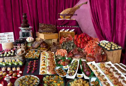 7. Opulent Quartet Seafood Dinner Buffet