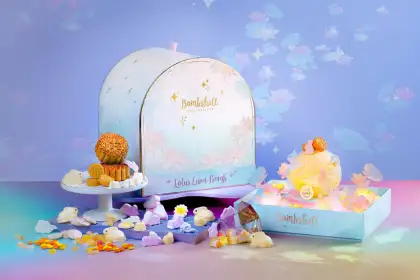 2 Bombshell Lotus Luna Bomb with confectionaries