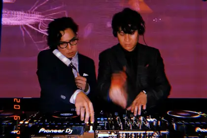 1 Canton Disco Vibes