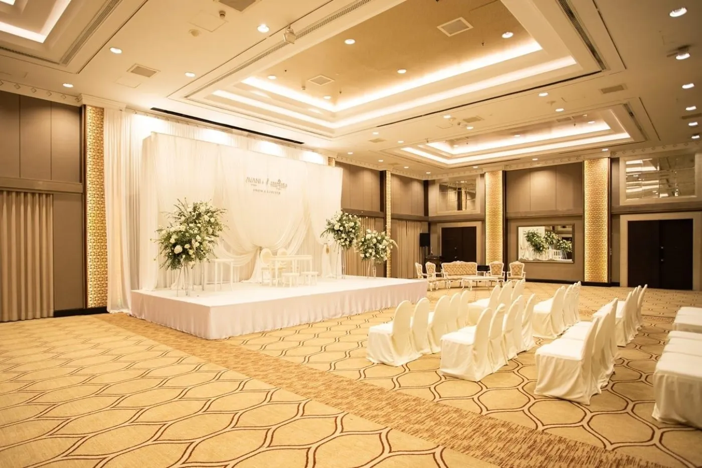 Anantara riverside bangkok wedding 1920x1037 13