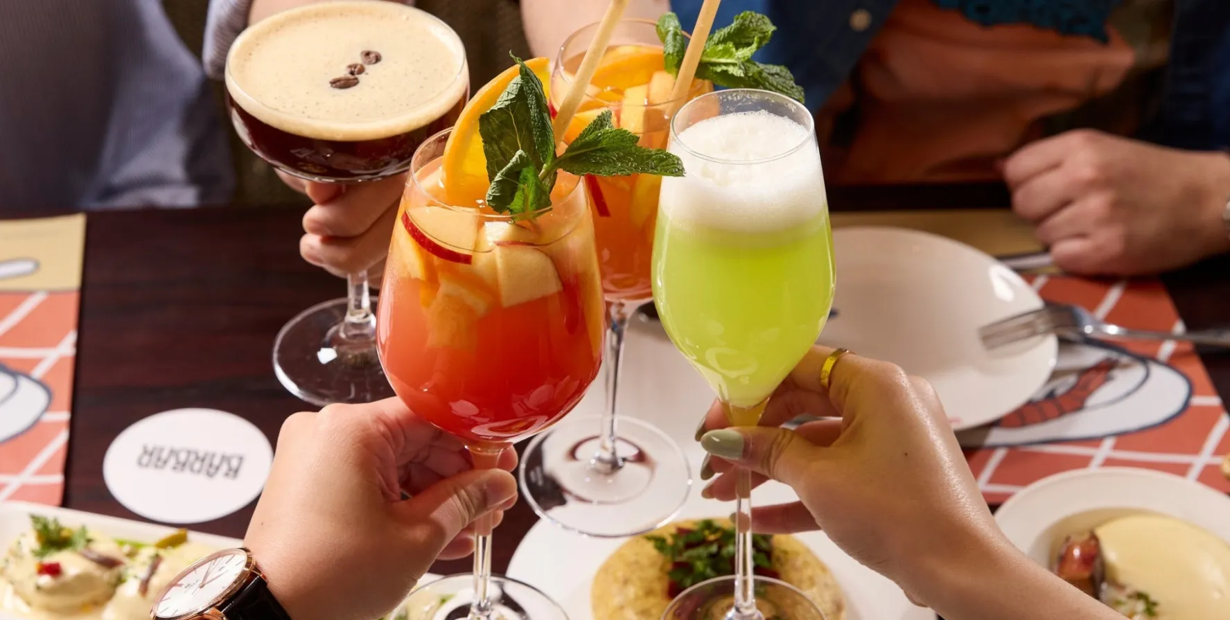 448273704 440184485416576 2052315828990076991 n