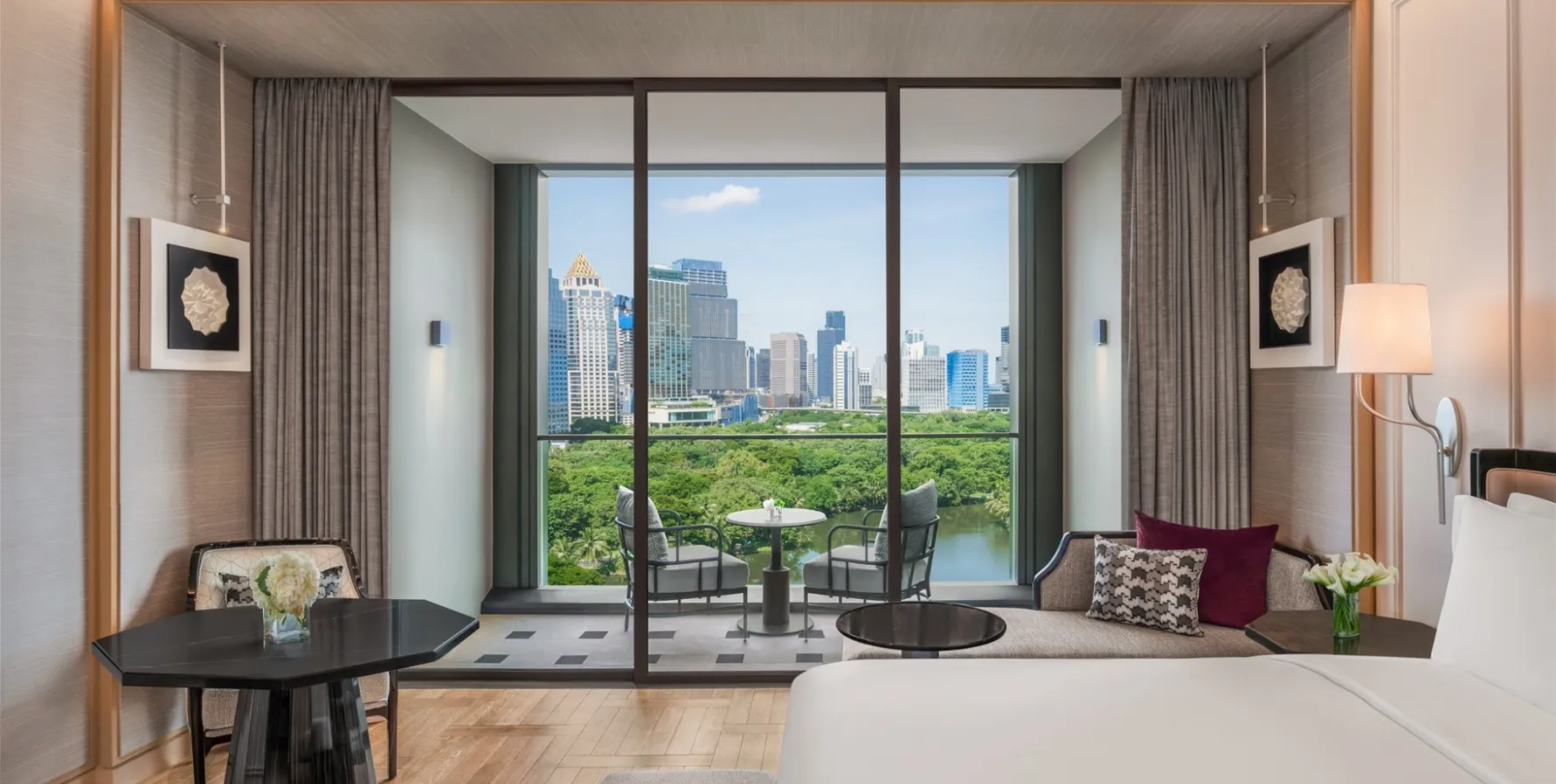 The Ritz Carlton Bangkok pic 2