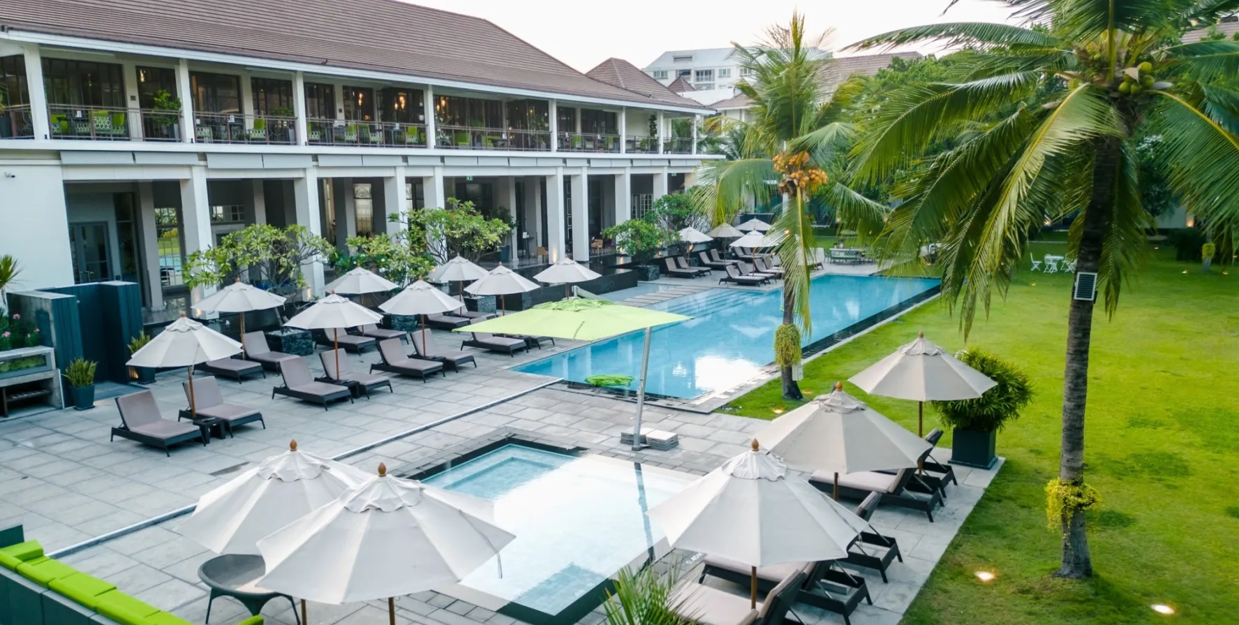 U Sathorn Bangkok pic 3