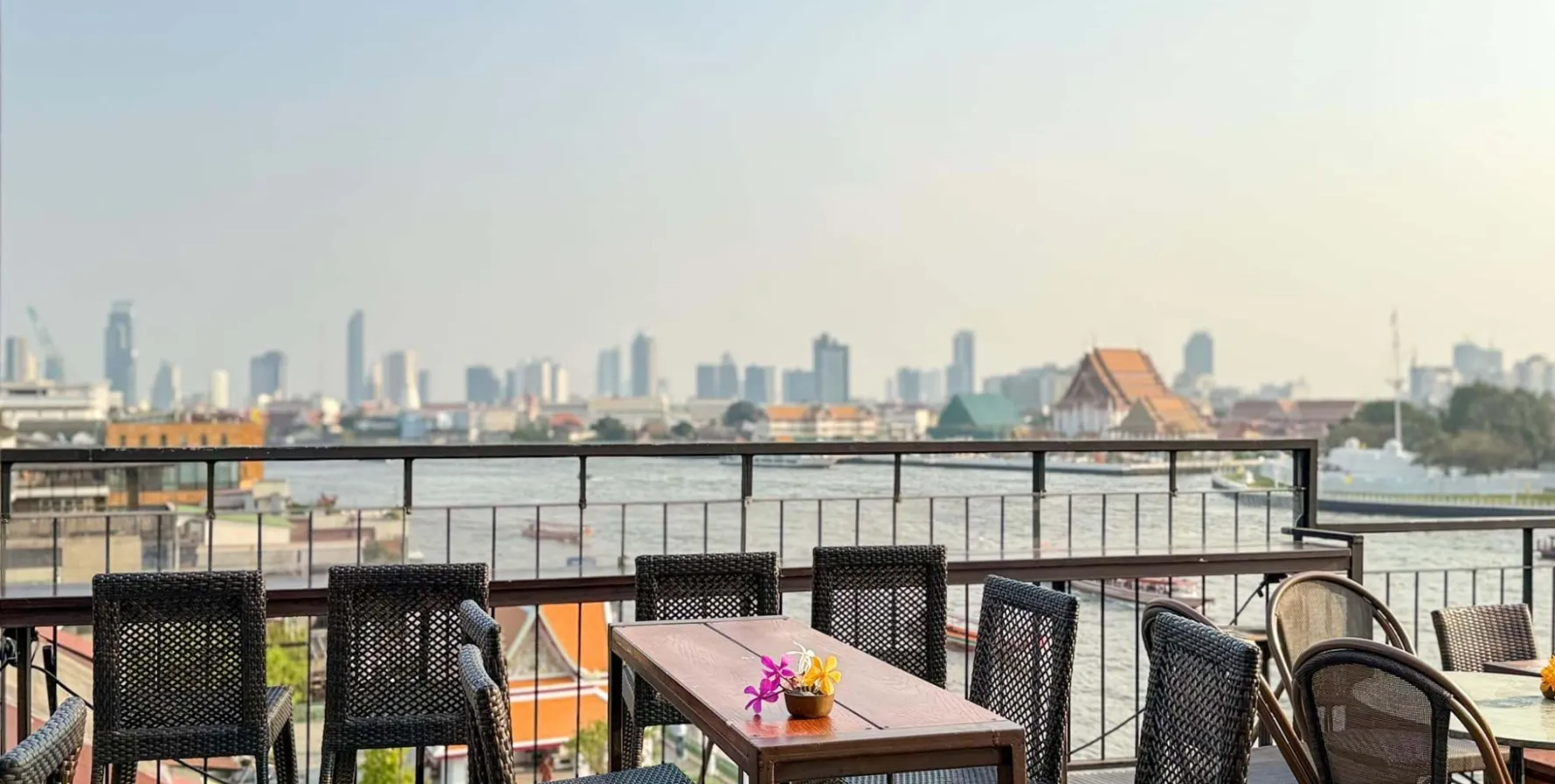 The Deck by Arun Residence pic 2