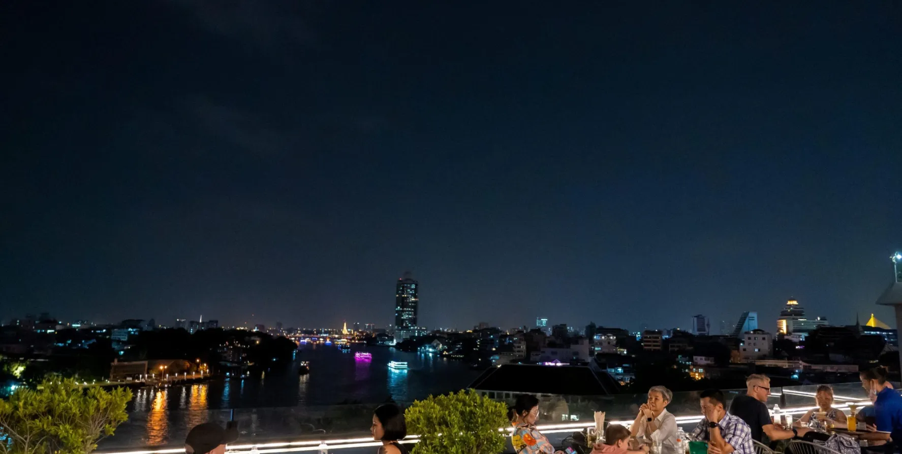 River Vibe Bar Restaurant pic 1