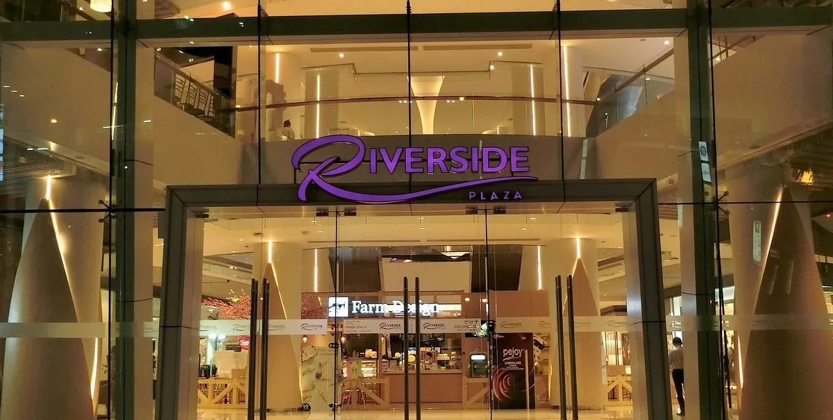 Riverside Plaza pic 1
