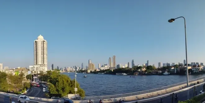 Chao Phraya Sky Park pic 1