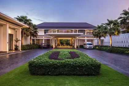 U Sathorn Bangkok pic 1