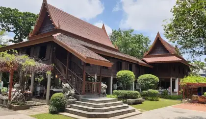 Plai Noen palace