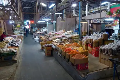 Tha Tian Market