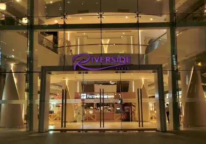 Riverside Plaza pic 1