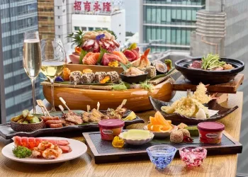 FUMI Joe King Crab Legs FUMI Joe All You Can Eat Brunchwith Dessert Platter3