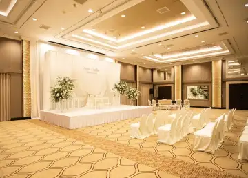 Anantara riverside bangkok wedding 1920x1037 13