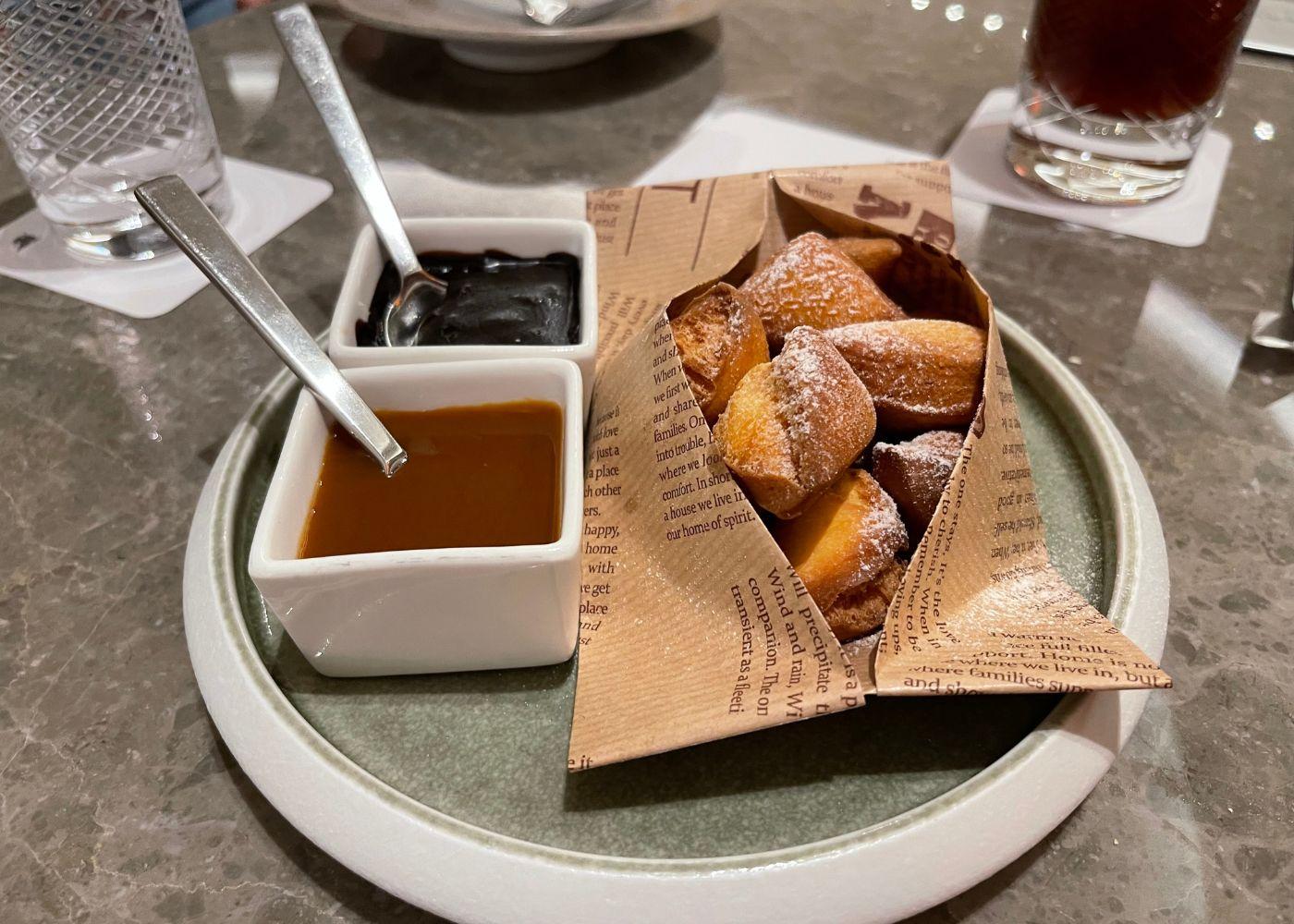 Delish Eats: The Lounge at JW Marriott Hotel Macau Restaurant Review