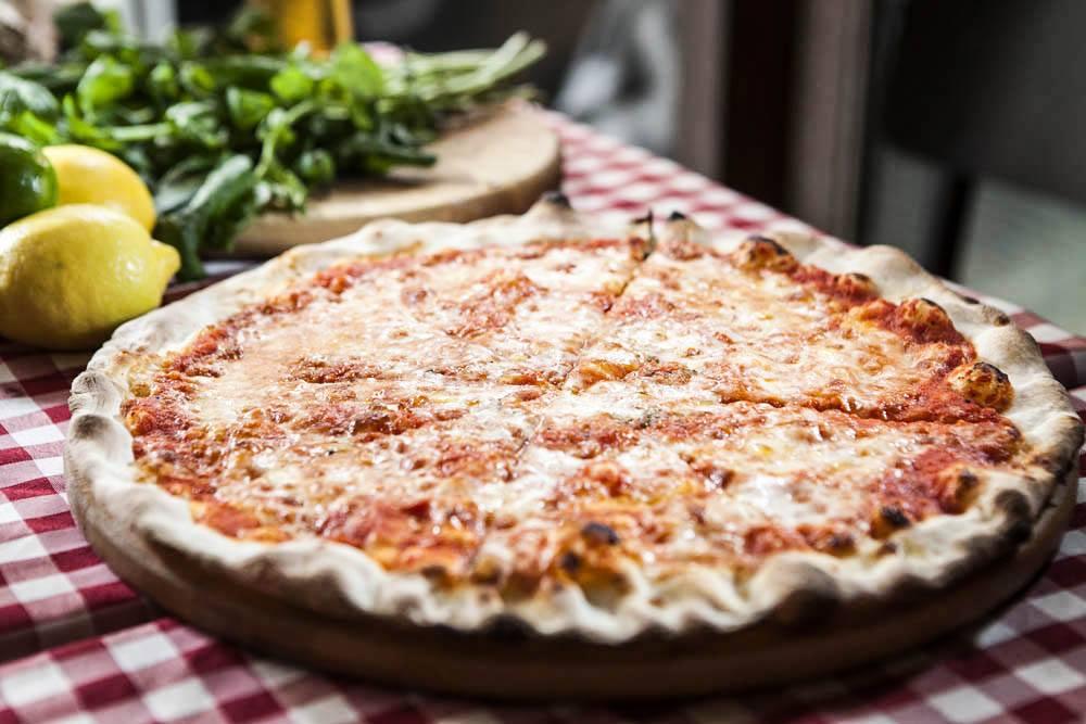 Pizzeria Italia feature