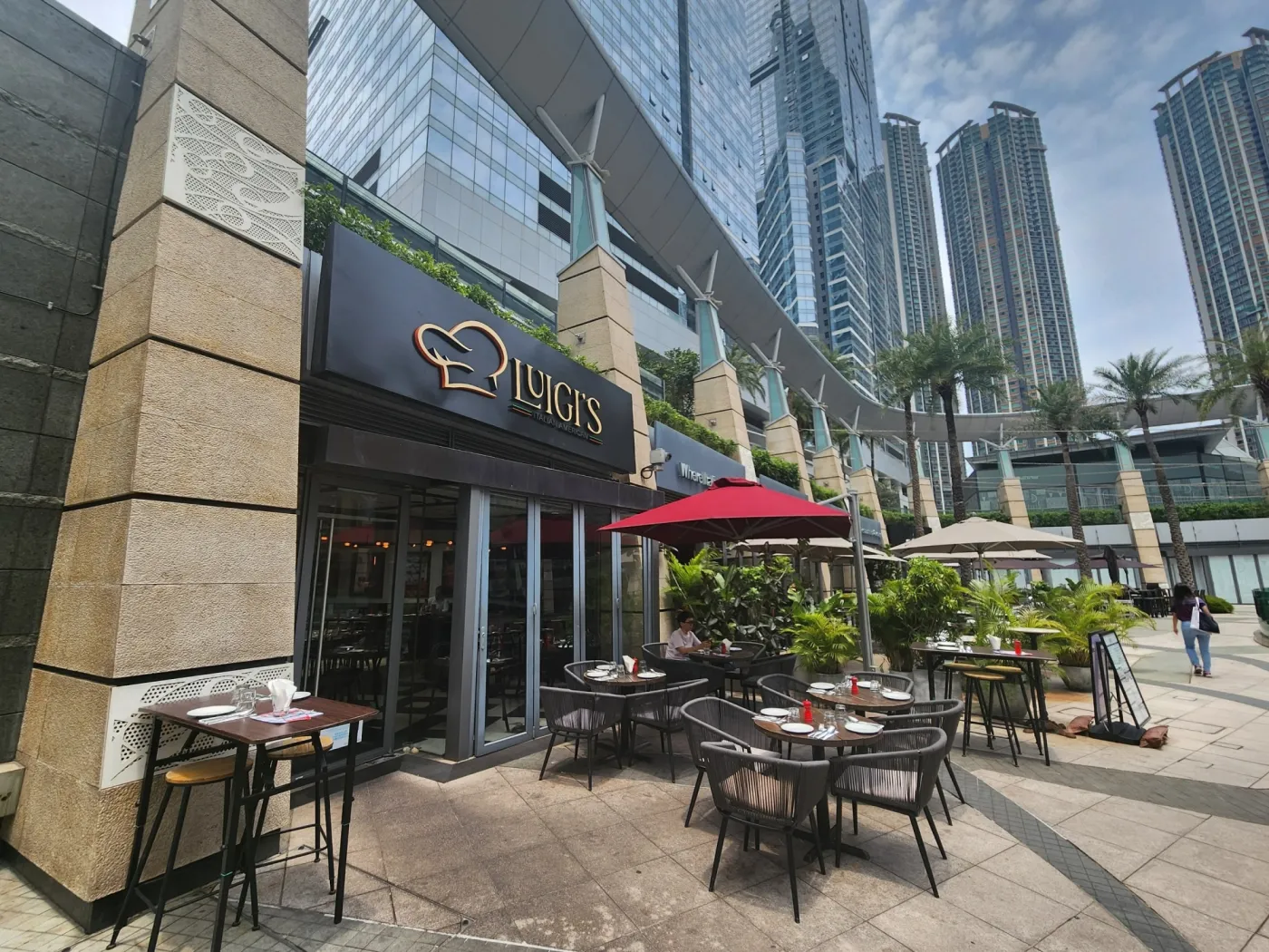 Luigis Exterior 3