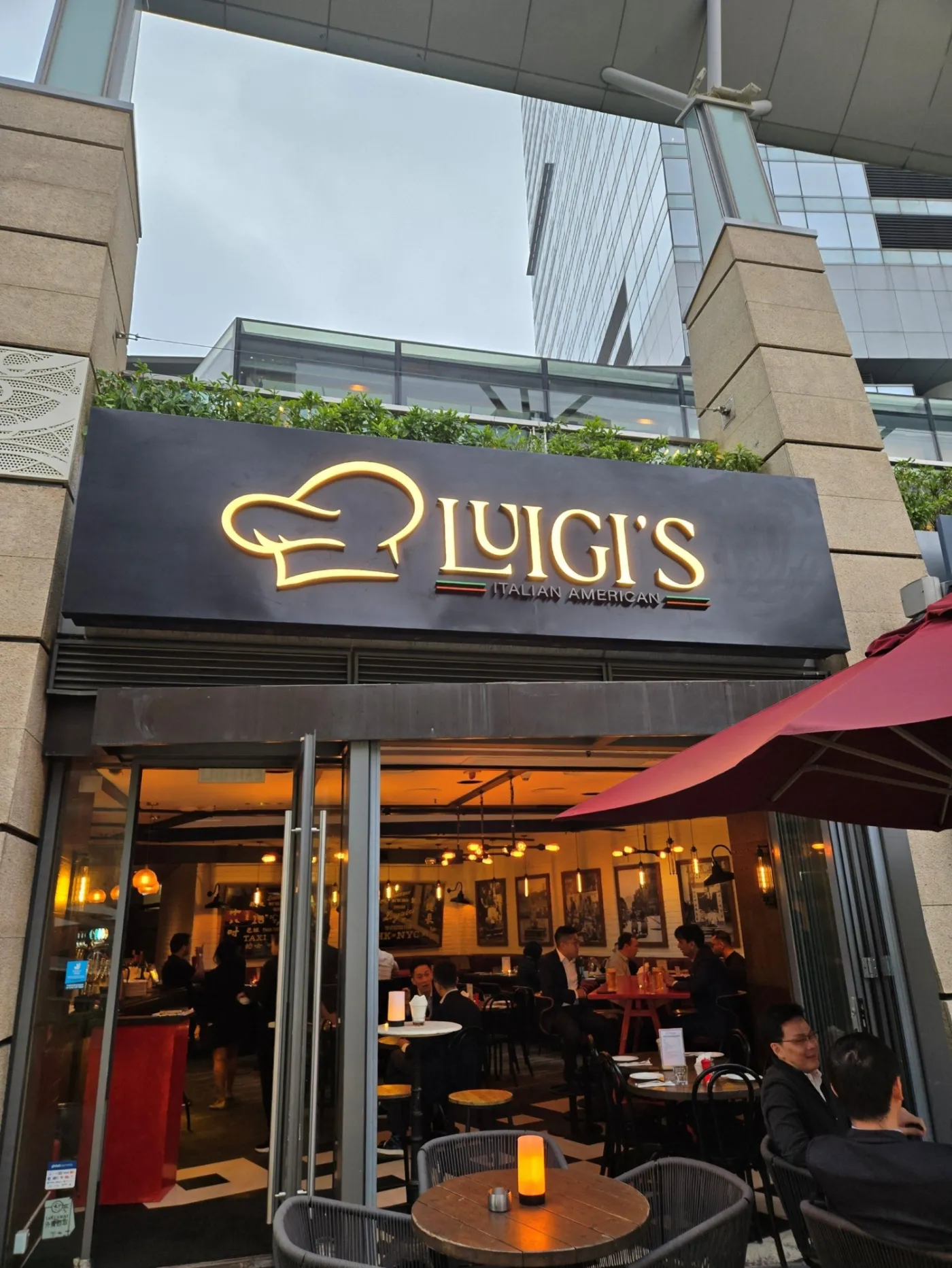 Luigis Exterior 2