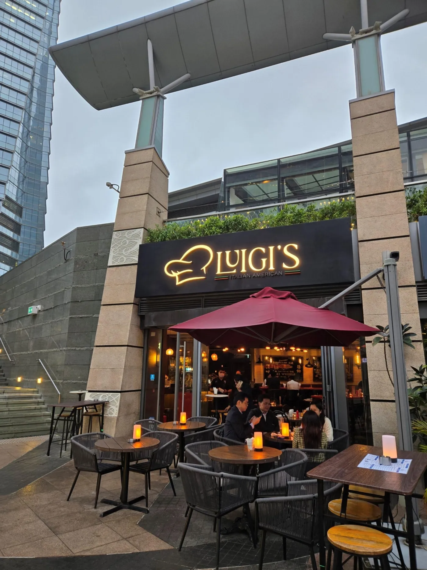 Luigis Exterior 1