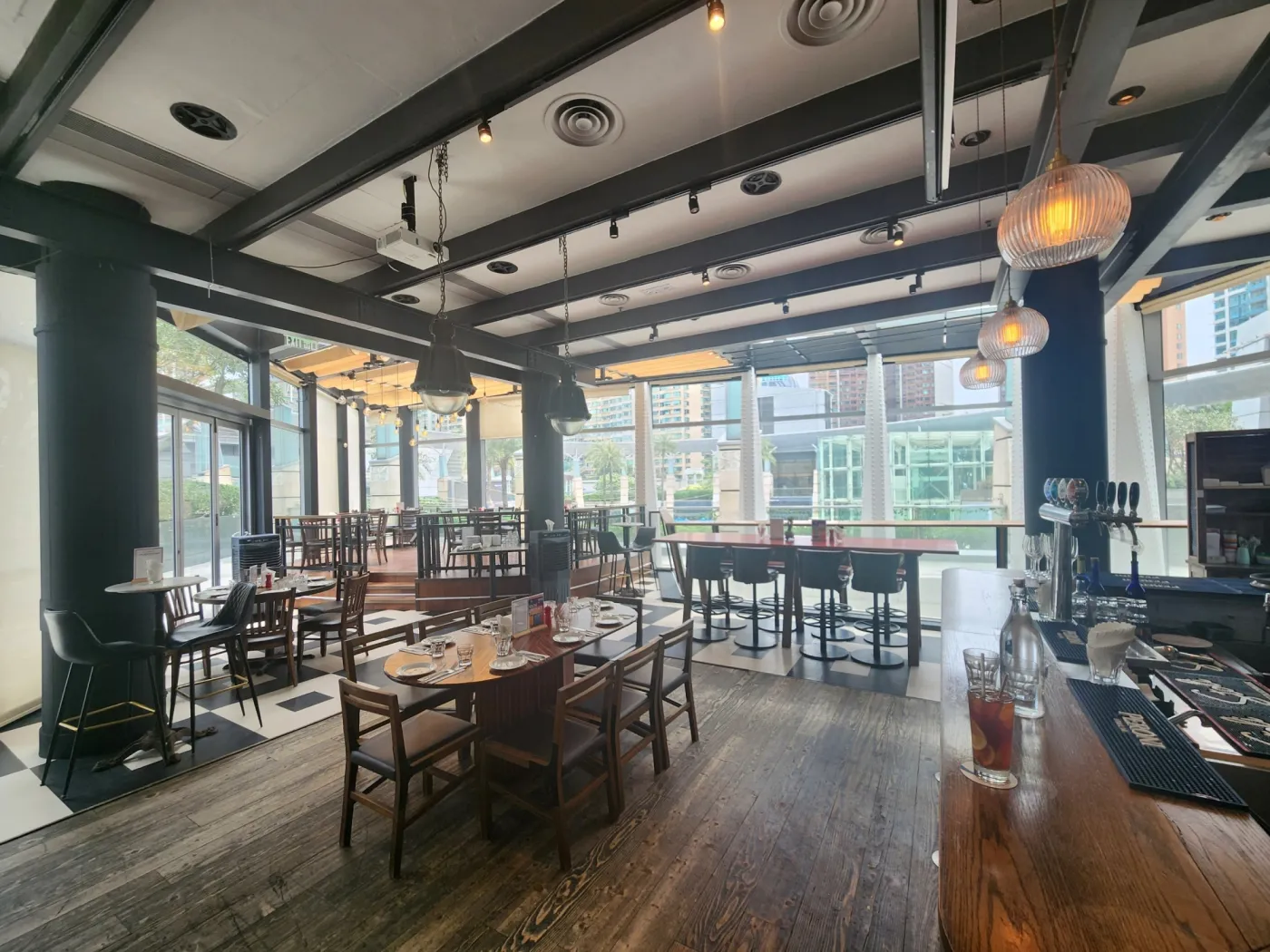 Luigis Interior 3