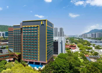 Royal Park Hotel exterior 1