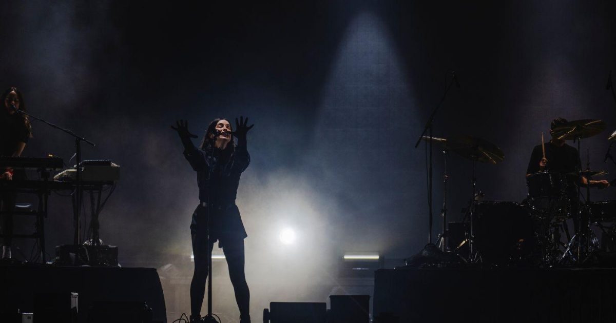 Popular Rocks In St. Vincent Indie Rockstar St. Vincent on Inspirations at Clockenflap