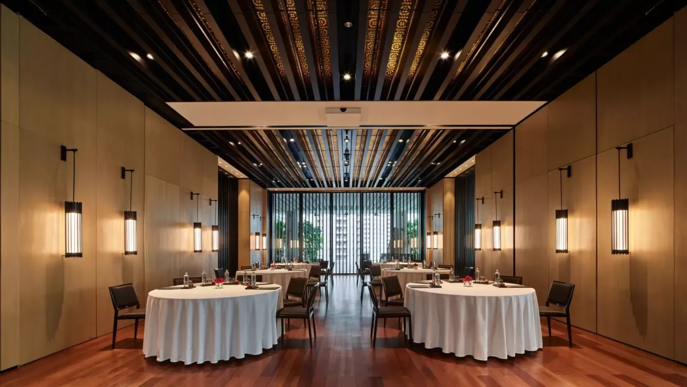 Ruma pavilion round table 2