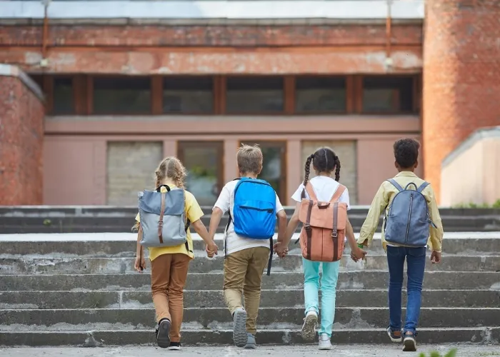 Kids walking to school 2021 09 24 04 09 49 utc