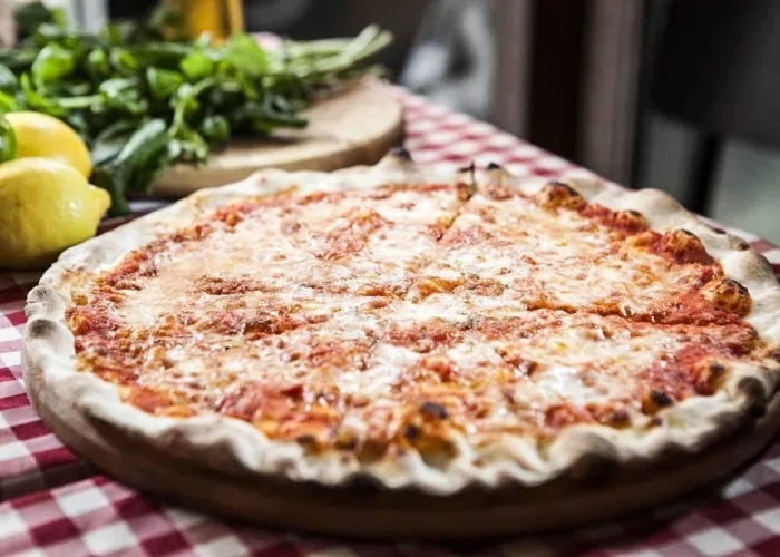 Pizzeria Italia feature