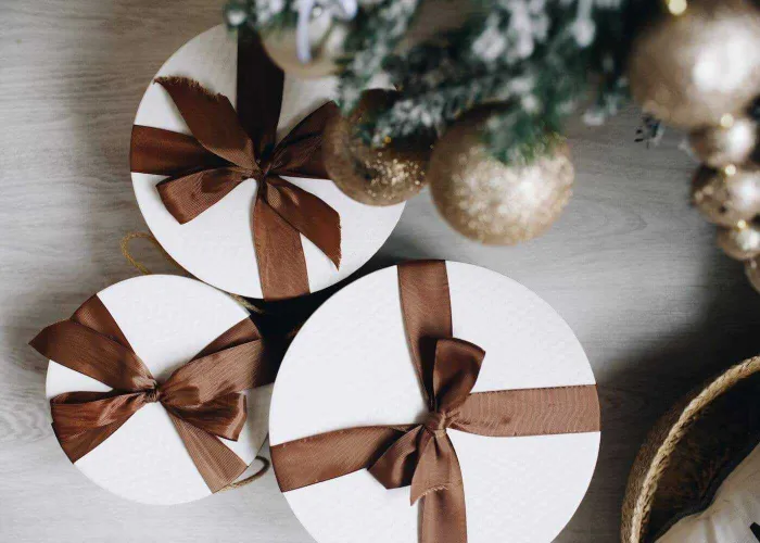 5 Stunning Luxury Christmas Collections to Stun at Any Christmas Gala