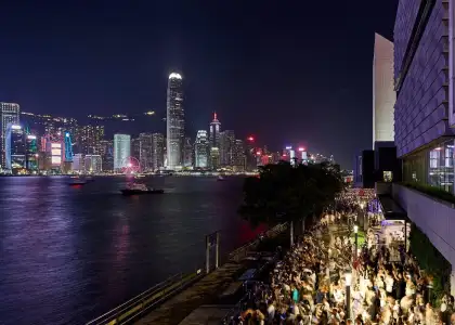 night harbour view in front of ink restaurant from balcony of hkmoa tsim sha tsui