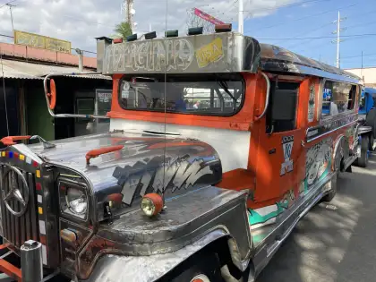Mang Arnold's Jeepney