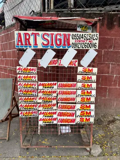 Jeep Sign Maker Stall Diego Cera Avenue