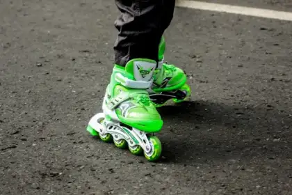 green inline roller skates