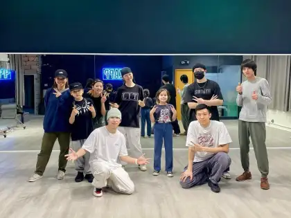 hong kong breakdancers