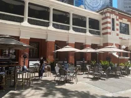 outdoor seating sunny day